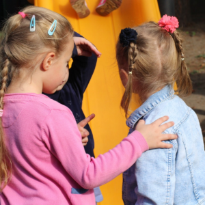 Kinderen en buitenruimte Spelen,