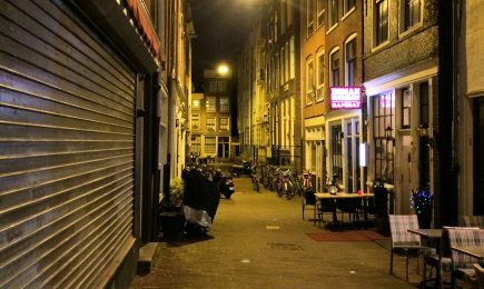 Overlastvermindering in woonstegen in Amsterdam